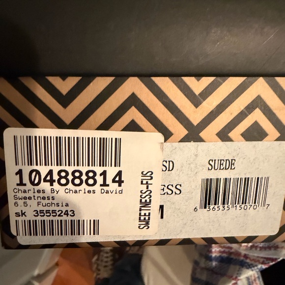 Charles by Charles David suede pump. Fuchsia. 6.5 - Picture 5 of 5